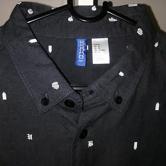 Button down shirt with design - Picture 2 of 4